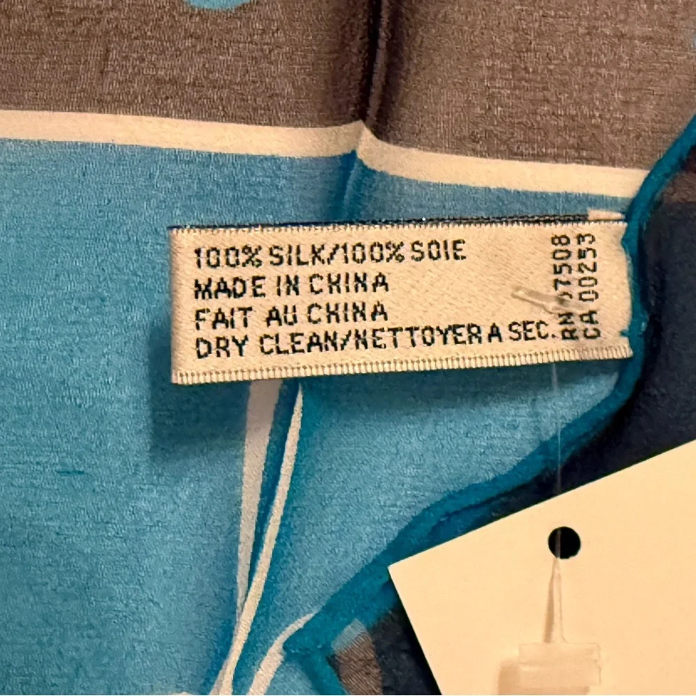 LULU GUINNESS NEW SCARF BLACK BLUE GRAPHIC YES NO MAYBE SILK SQUARE NWT